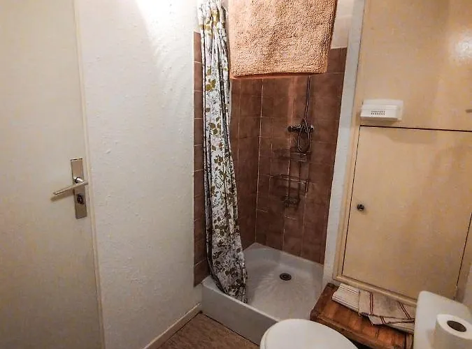 Au Pied Des Pistes De - Pyrenees *